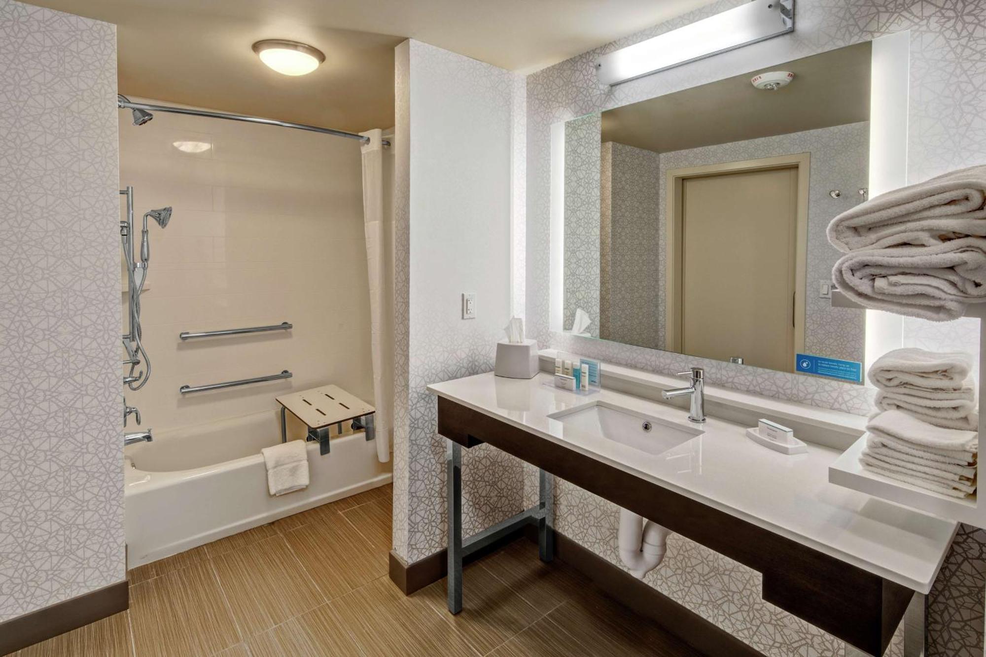 Hampton Airport Hotel Fresno