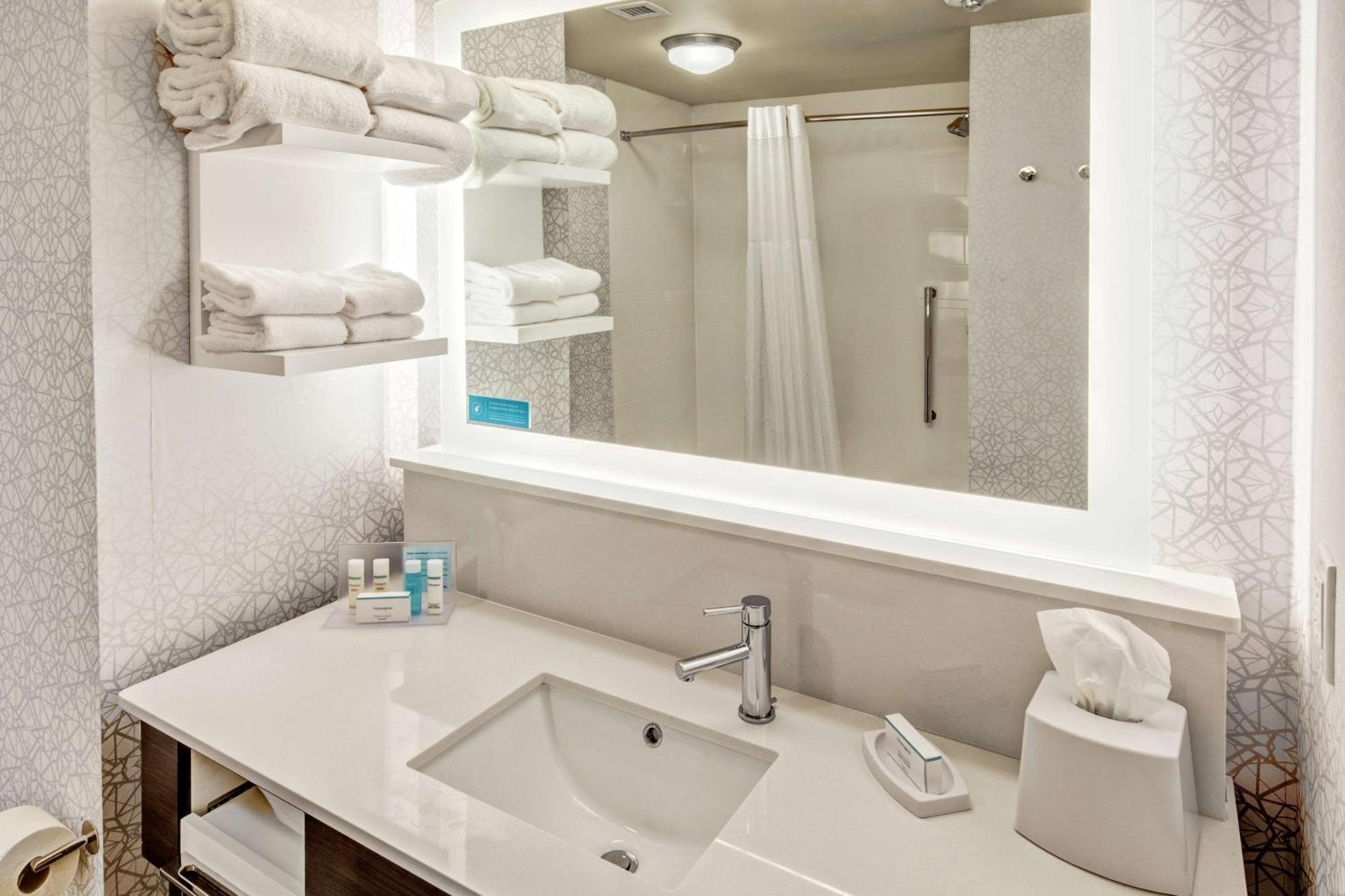 Hampton Airport 3* Fresno