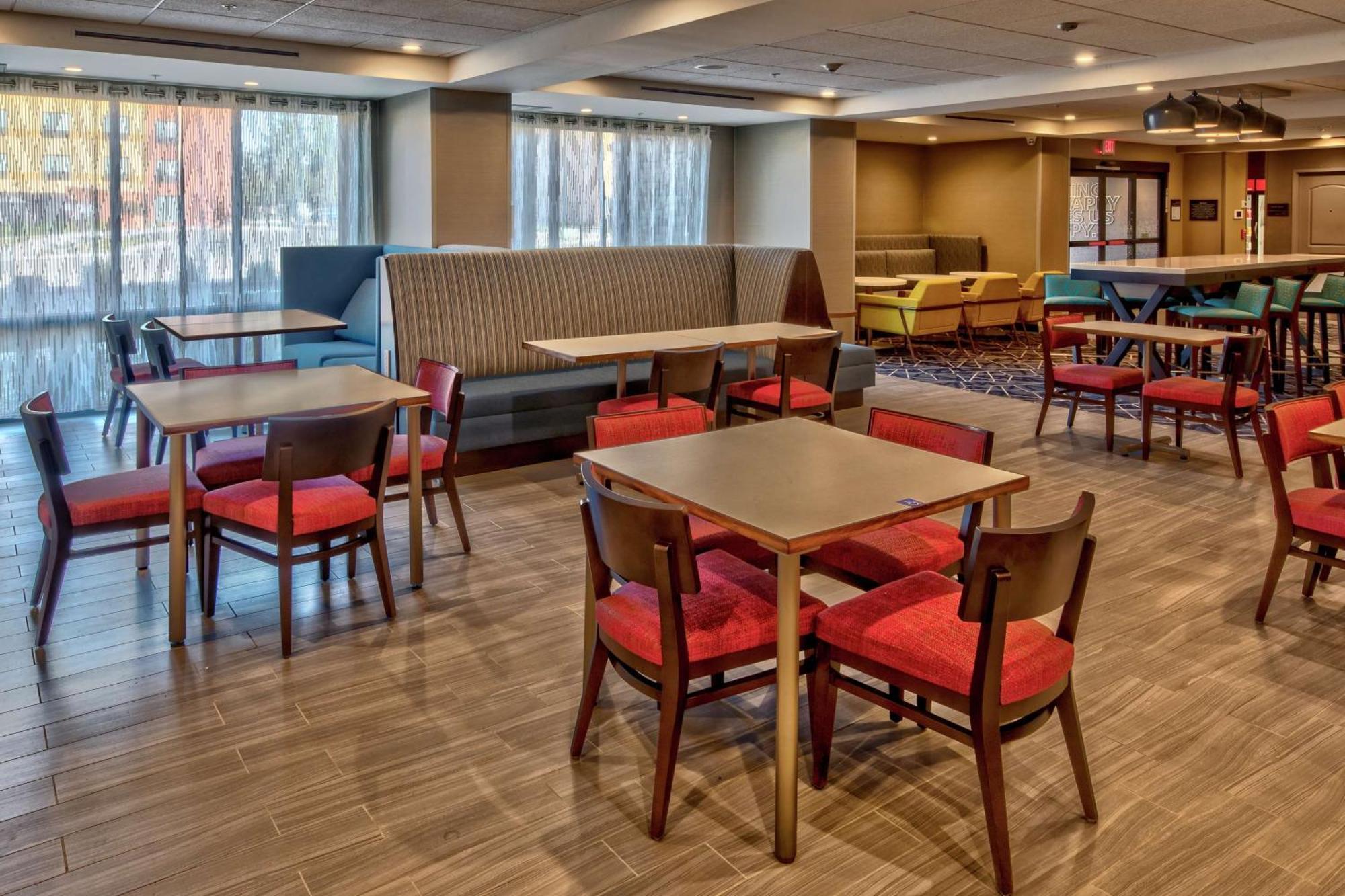 Hampton Airport Hotel Fresno