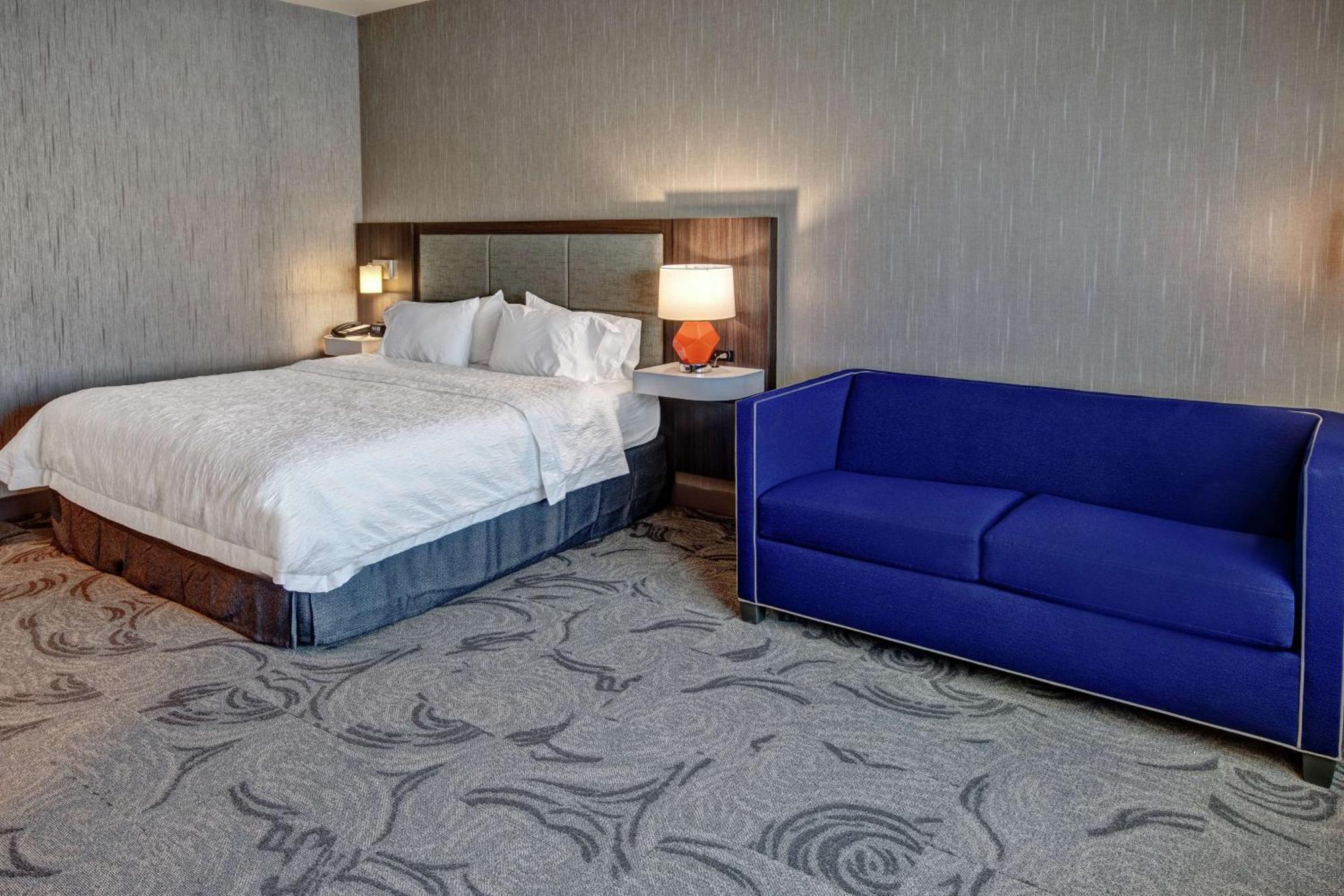 Hampton Airport Hotel 3*